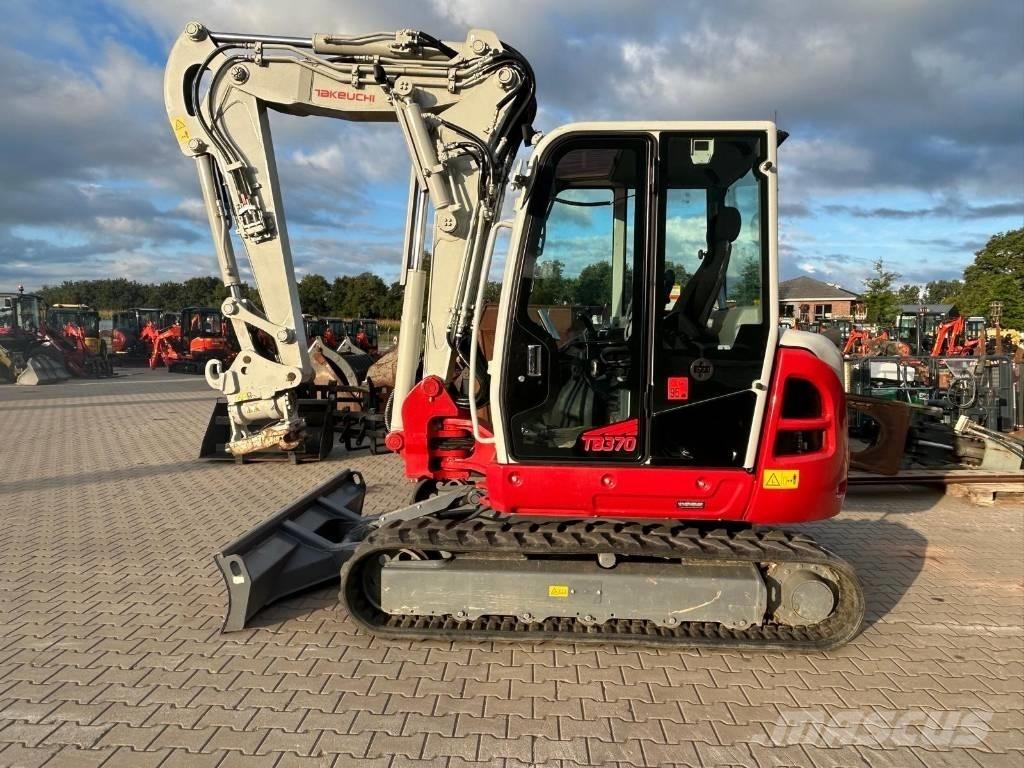 Takeuchi TB 370 V4 중형굴삭기 7톤-28톤