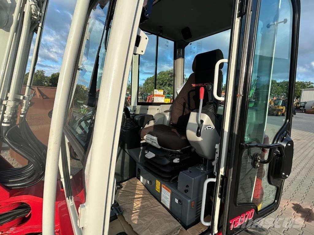 Takeuchi TB 370 V4 중형굴삭기 7톤-28톤