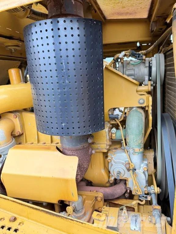 CAT D7R 크롤러 도저