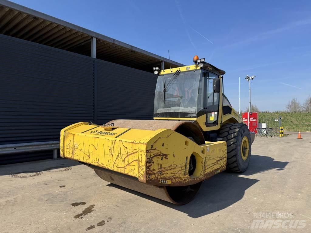 Bomag BW 226 BVC-5 싱글 드럼 롤러