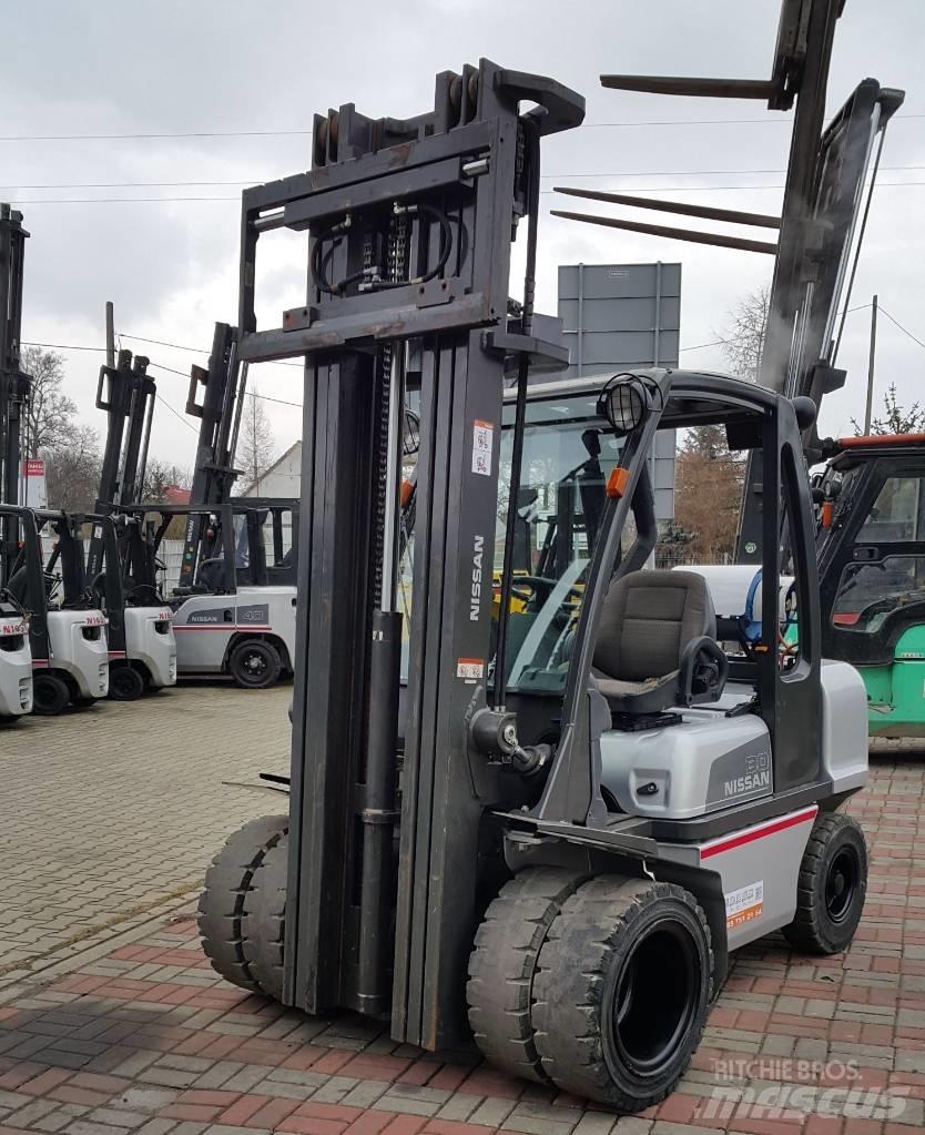 Nissan UGD02A30PQ LPG 지게차
