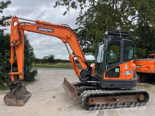 Doosan DX 85 R-3 중형굴삭기 7톤-28톤