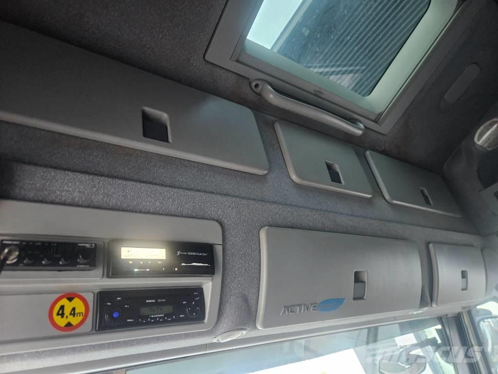 Iveco Stralis 6x2 탑차 트럭