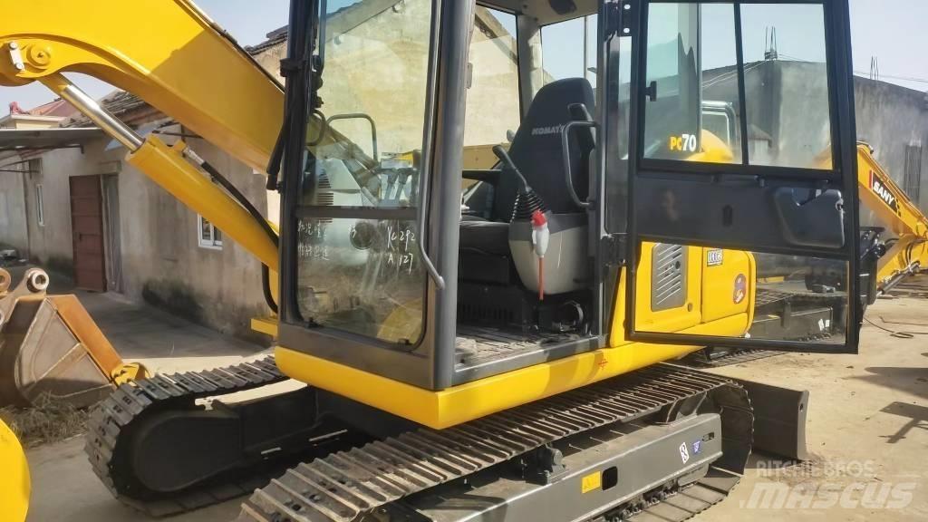 Komatsu PC 70 대형 굴삭기 29톤 이상