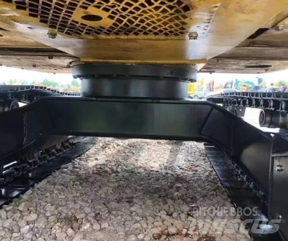 Komatsu PC 70 대형 굴삭기 29톤 이상