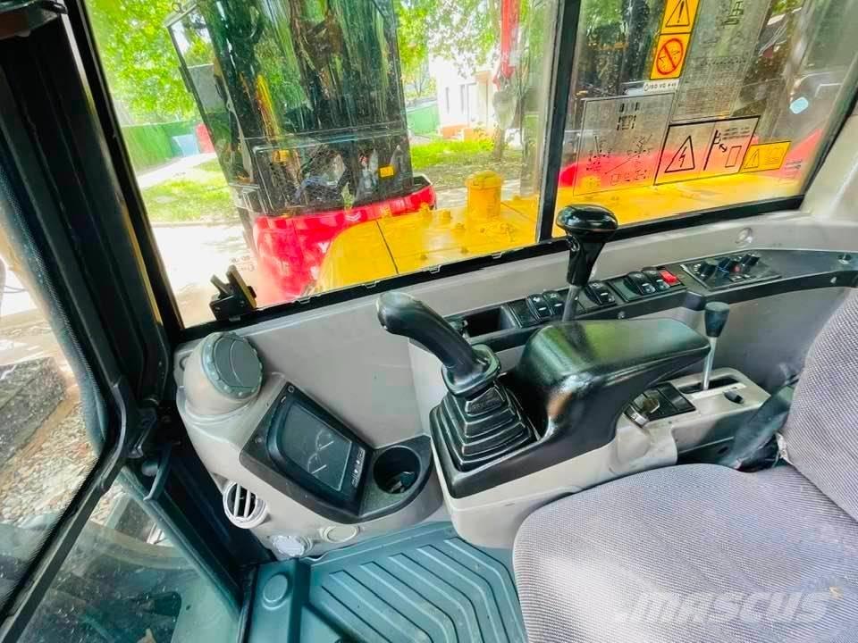 Volvo EX60 DL 소형 굴삭기 7톤 미만