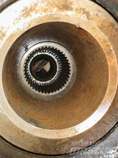 ZF 8:37 차축