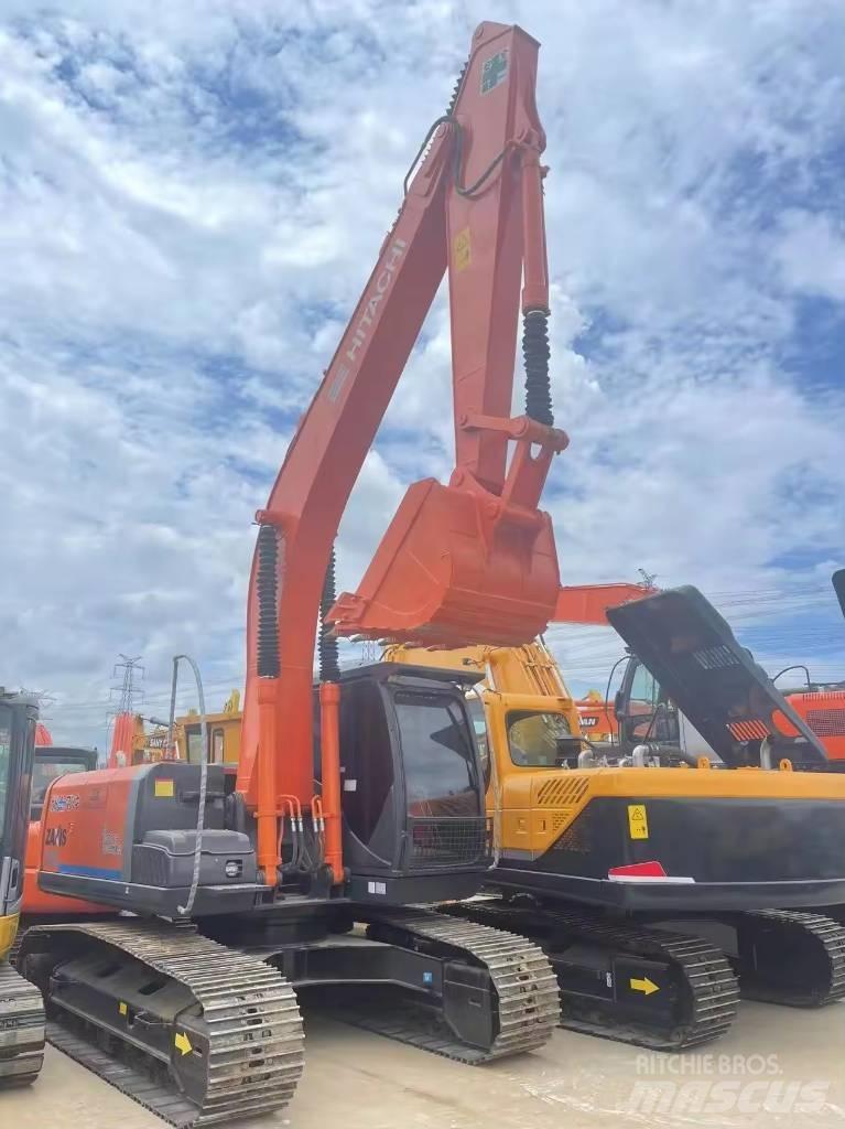 Hitachi ZX 200 대형 굴삭기 29톤 이상