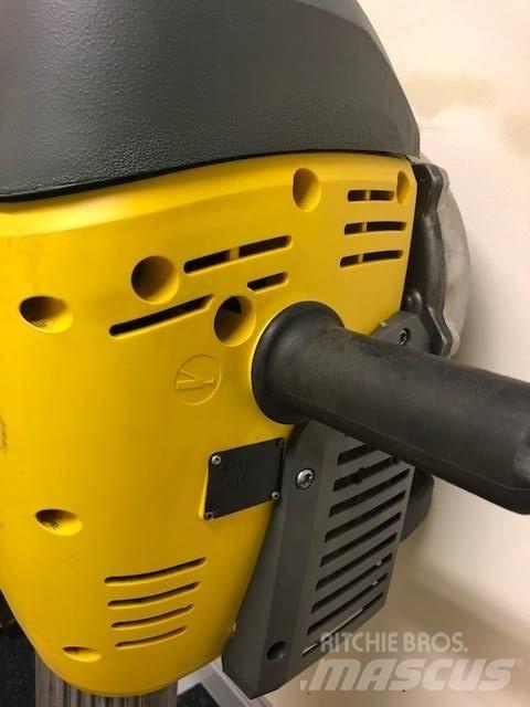 Wacker Neuson BH55rw 브레이커
