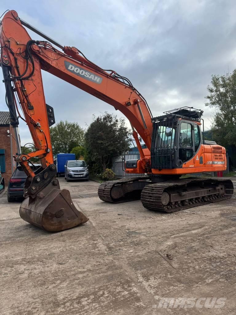 Doosan DX 225 LC 대형 굴삭기 29톤 이상