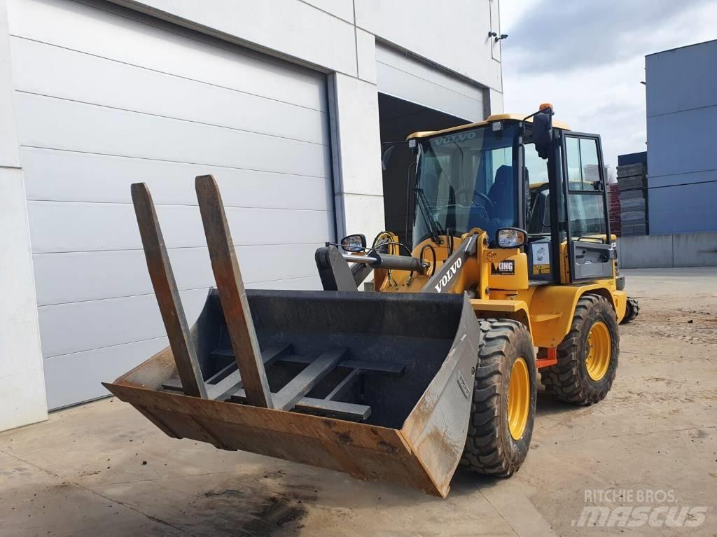 Volvo L 30 G 이동식 분쇄기
