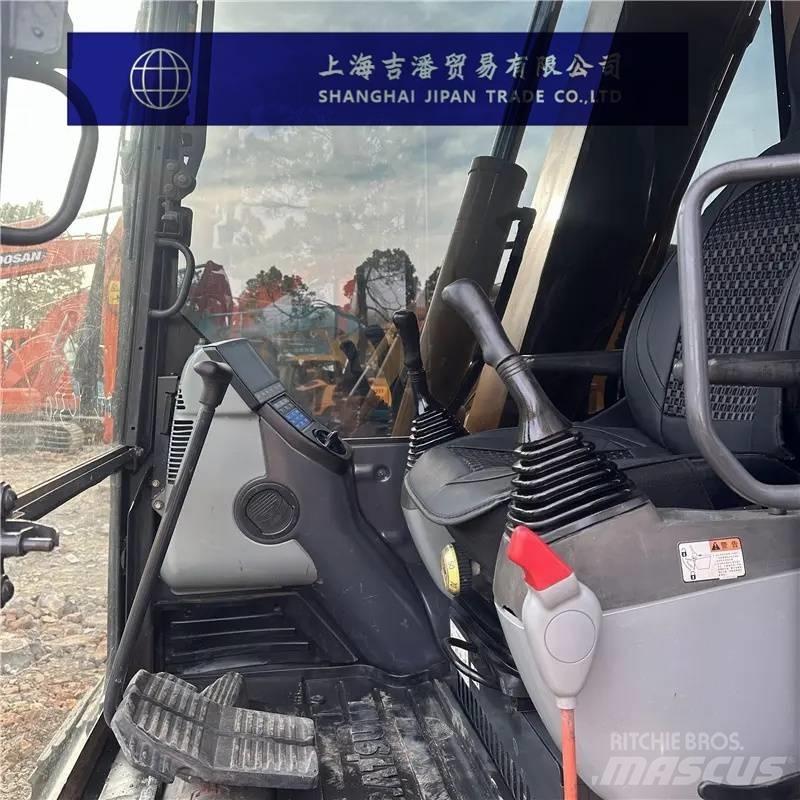 Komatsu PC 70 대형 굴삭기 29톤 이상