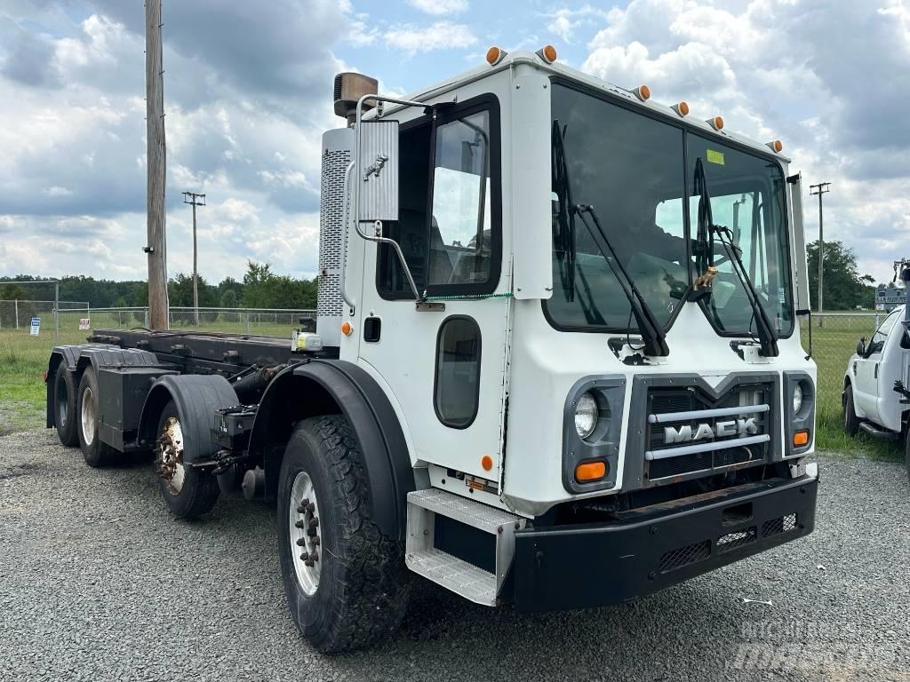 Mack MRU613 폐기물 수거 트럭
