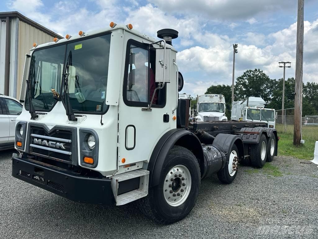 Mack MRU613 폐기물 수거 트럭