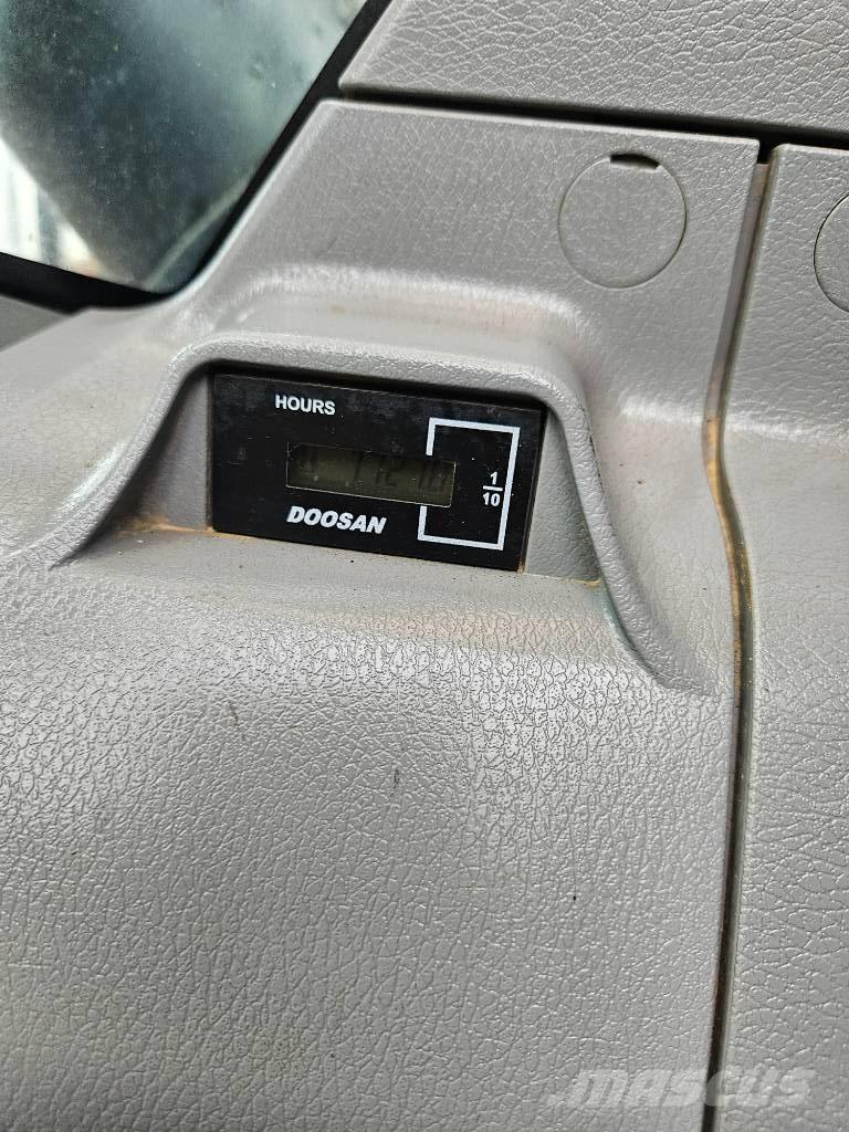 Doosan DX 160 W  휠 굴삭기