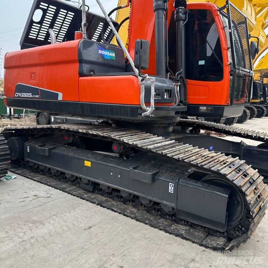 Doosan DX225LC-9 대형 굴삭기 29톤 이상