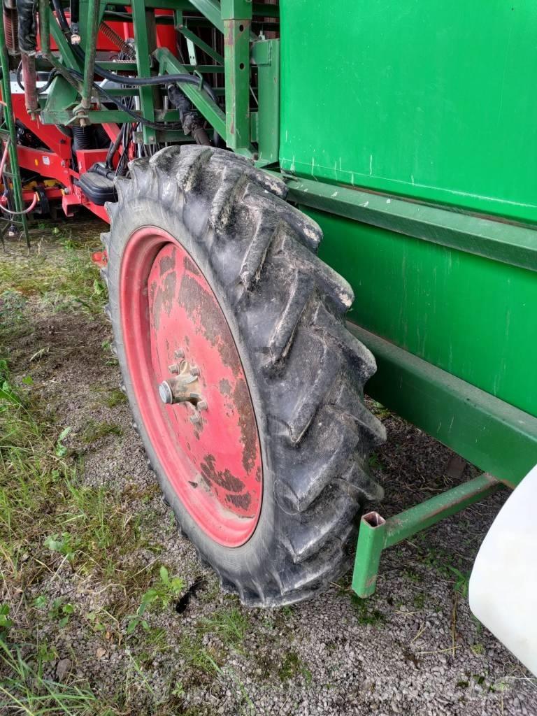 Moteska M2500 견인형 분무기