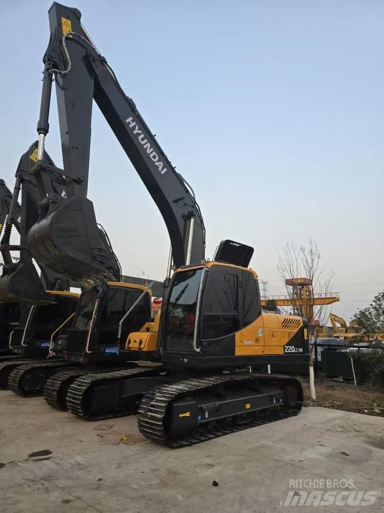 Hyundai 220-9 중형굴삭기 7톤-28톤