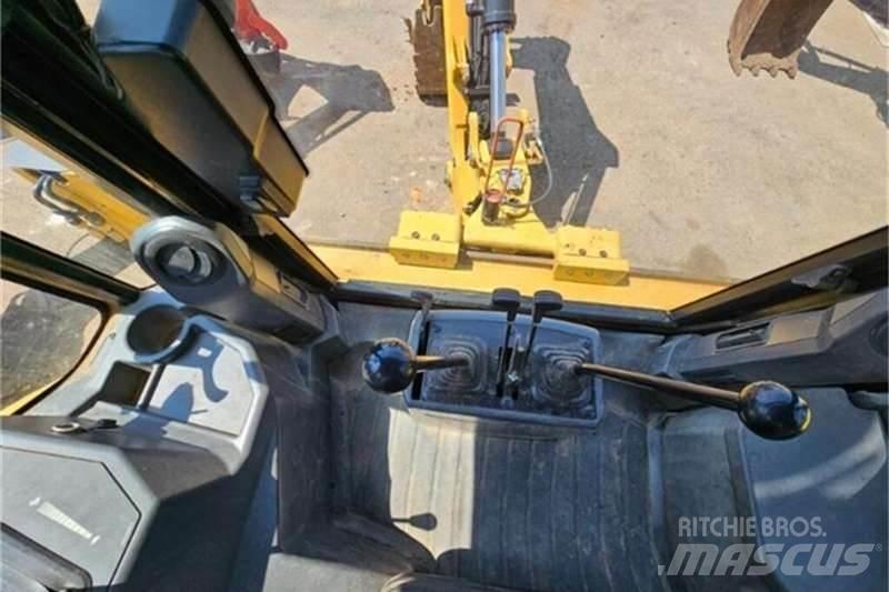 CAT 426F2 TLB 백호로더