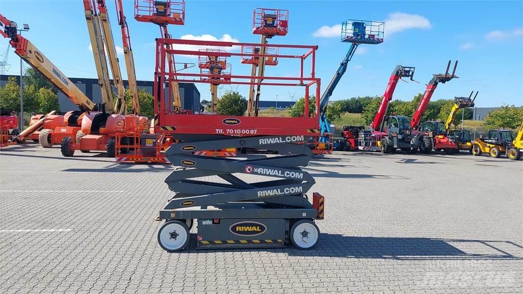 SkyJack SJIII3220 가위형 리프트