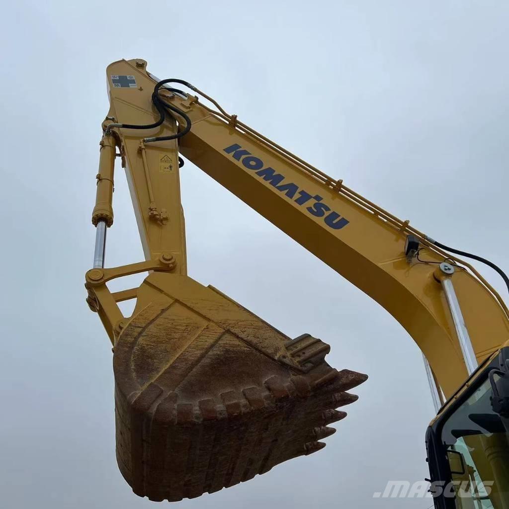 Komatsu PC 240 대형 굴삭기 29톤 이상