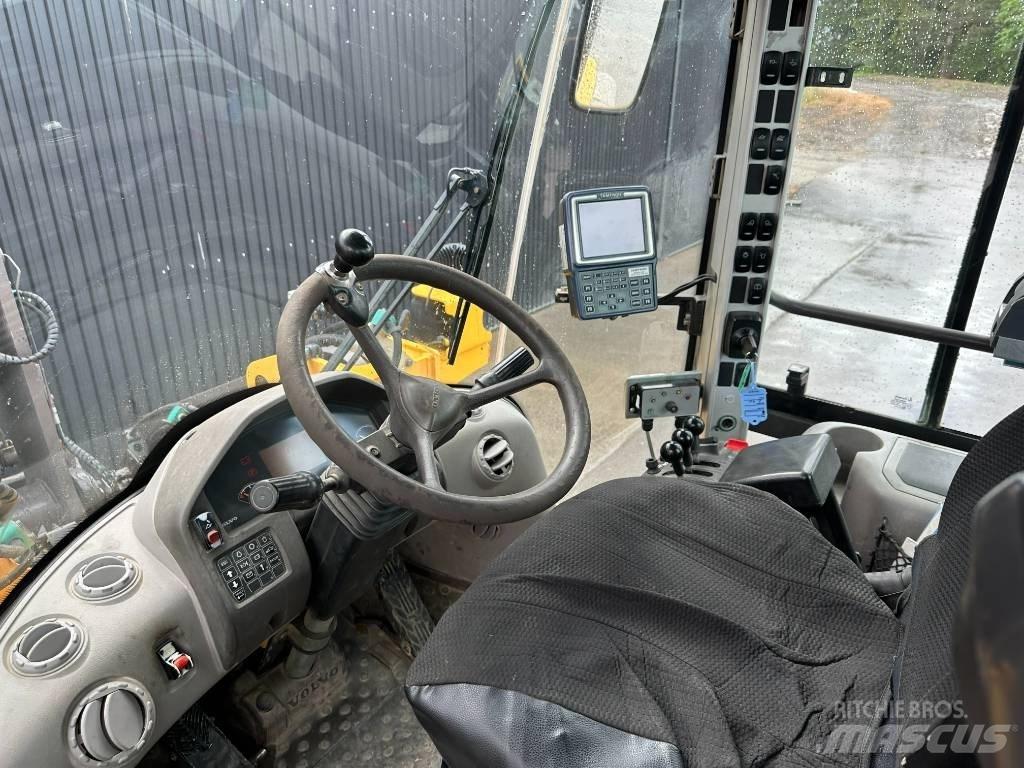 Volvo L 90 F  휠로우더