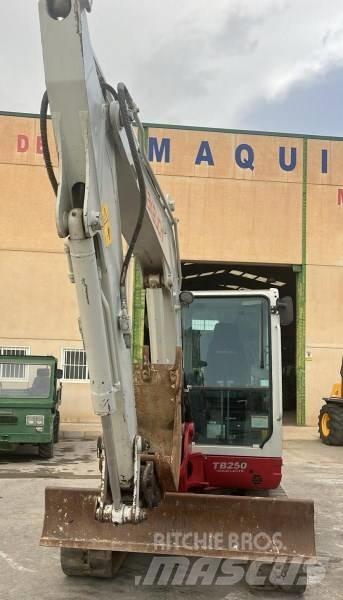 Takeuchi TB 250 소형 굴삭기 7톤 미만