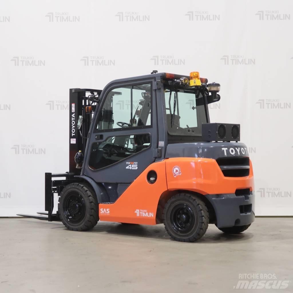 Toyota 40-8FD40N 디젤 지게차
