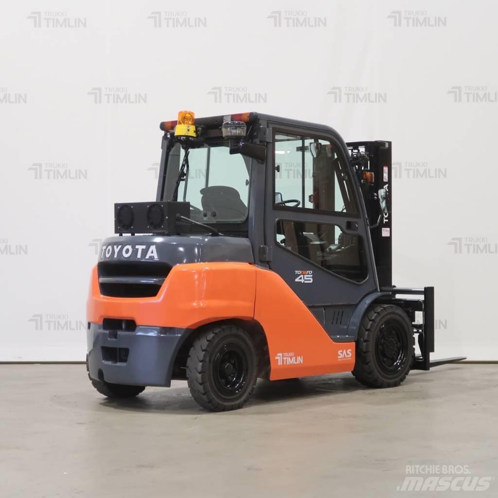 Toyota 40-8FD40N 디젤 지게차