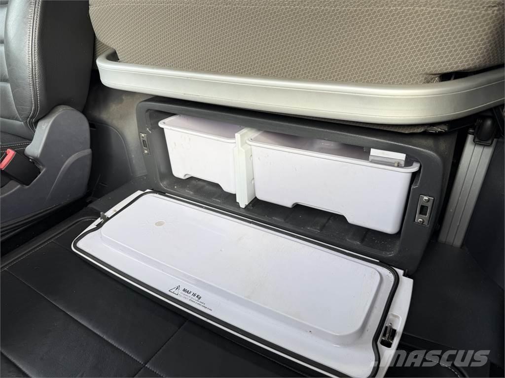 Scania R580 8X2 탑차 트럭