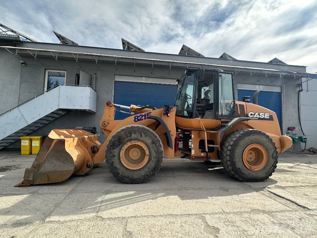 CASE 821 E  휠로우더