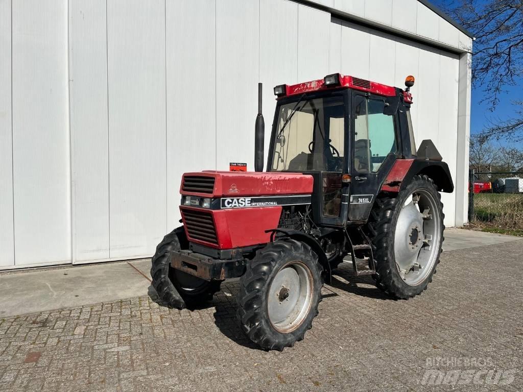 Case IH 745XL 트랙터