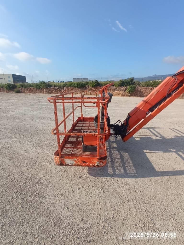 JLG 860 SJ 견인식 전동이동 리프트