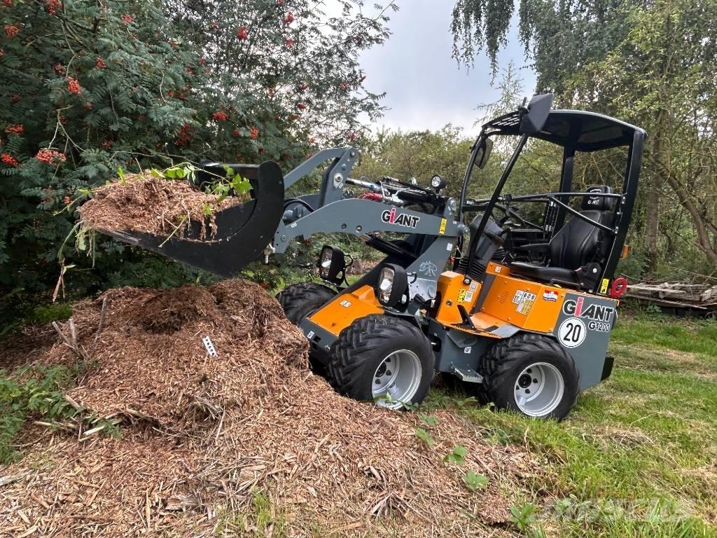 GiANT G 1200 미니 로더