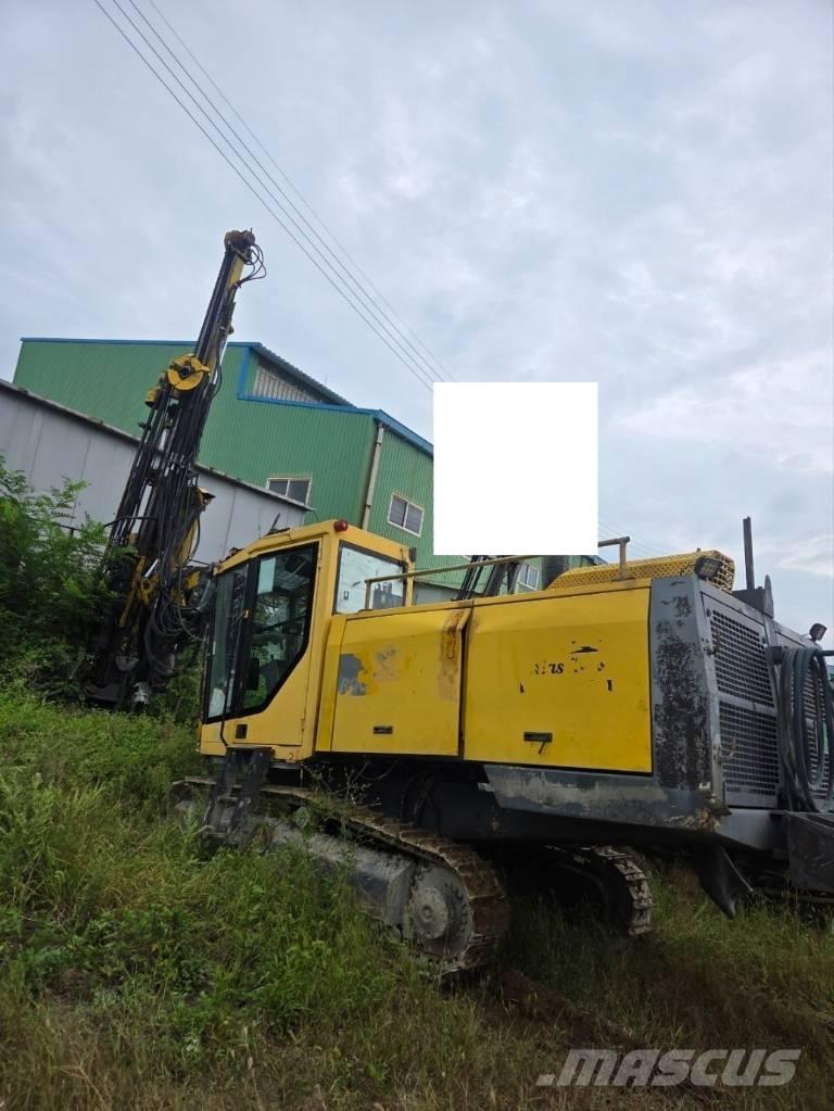 Atlas Copco ROC F9 도로 굴착기