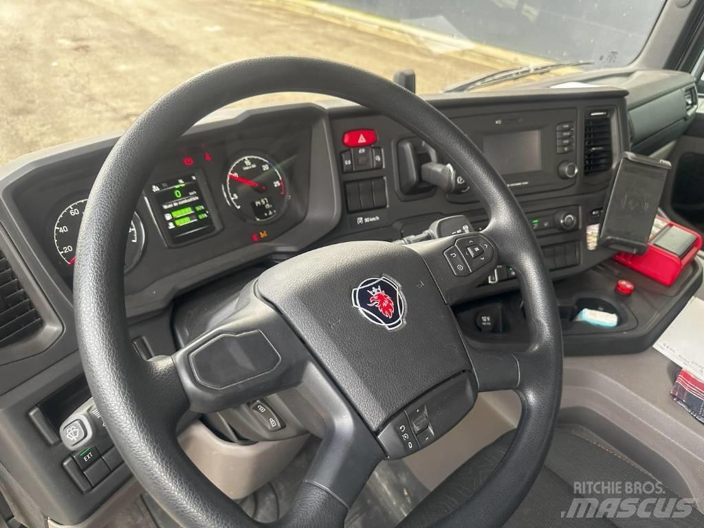 Scania P 370 크레인 트럭