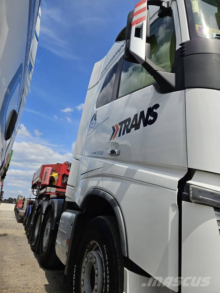 Volvo FH16 750KM 8x4 트랙터 유닛