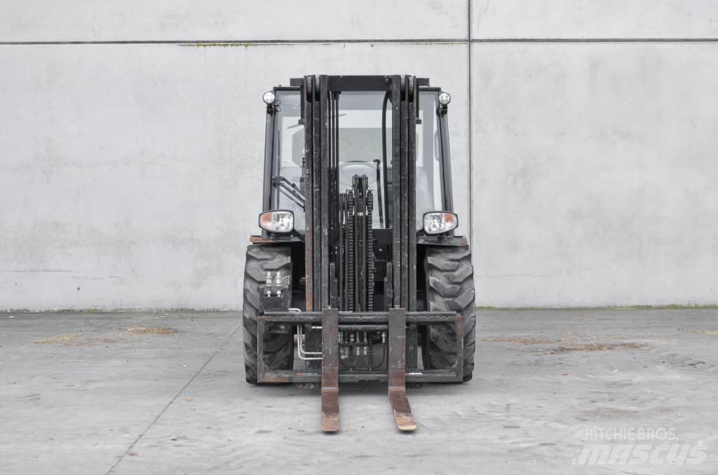 Manitou MC 25-4 D 디젤 지게차