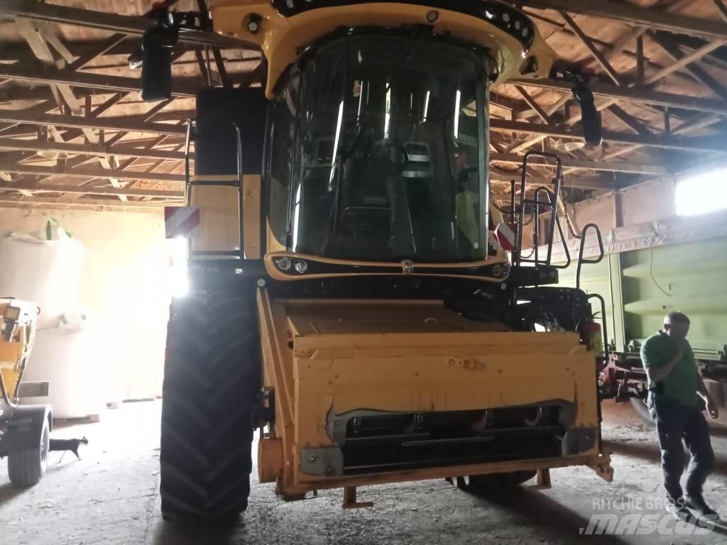 New Holland CX 8.70 콤바인 수확기