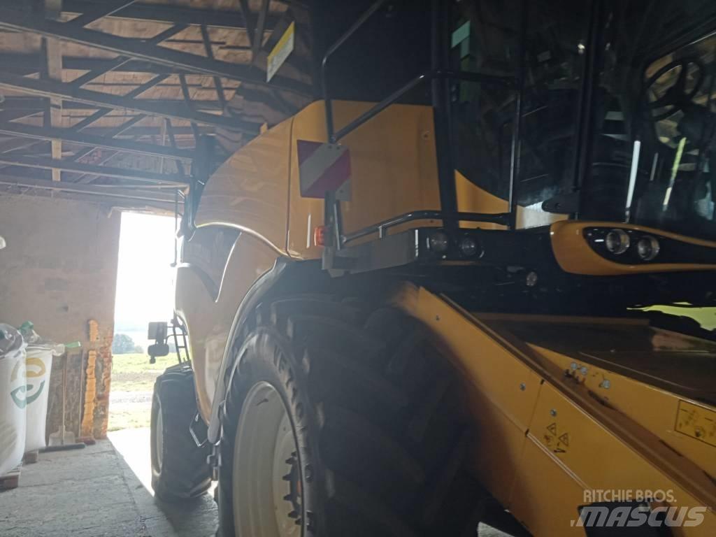 New Holland CX 8.70 콤바인 수확기
