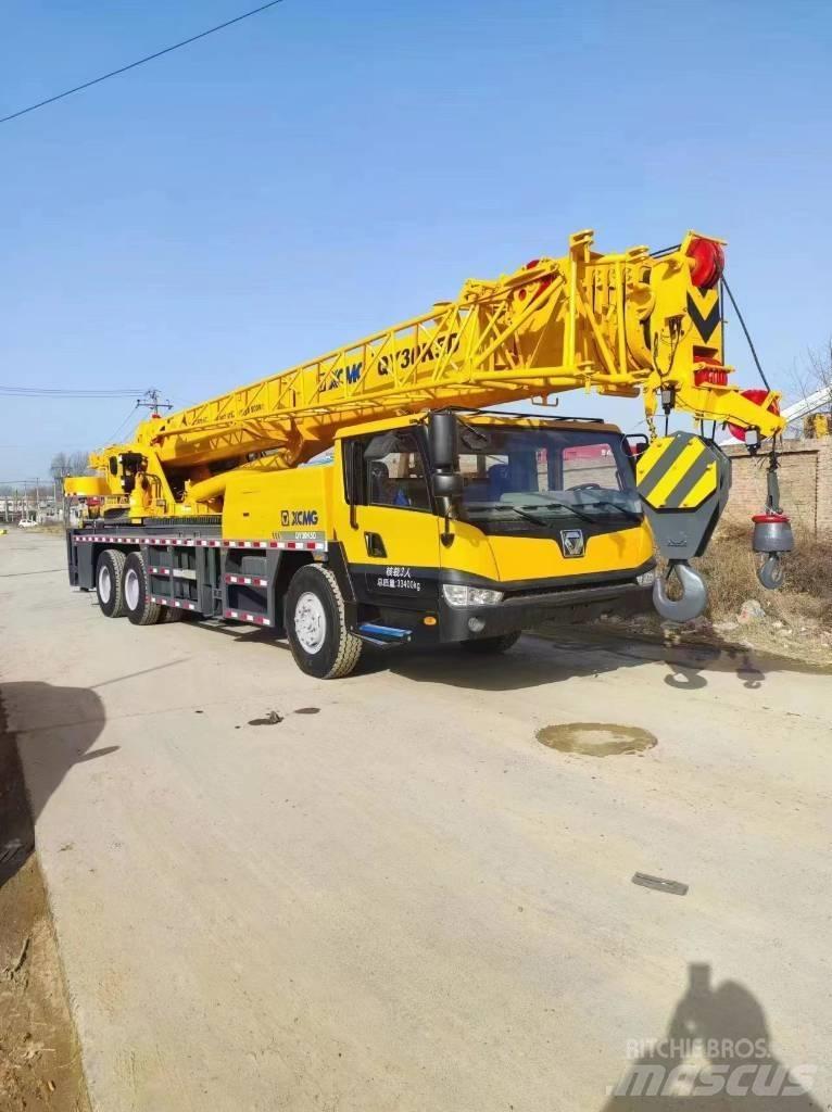 XCMG QY30T A/T 크레인
