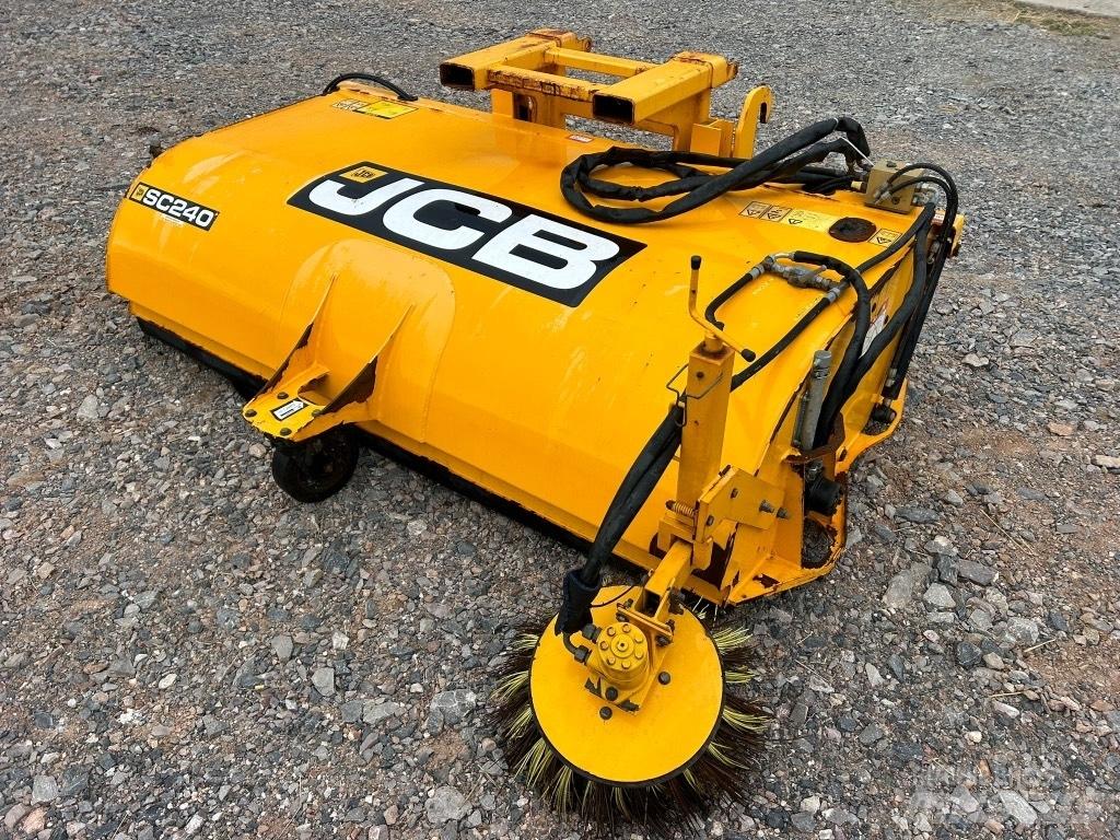 JCB SC 240 브러쉬