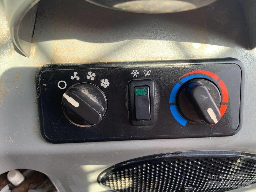 Bobcat S 570  스키드로더