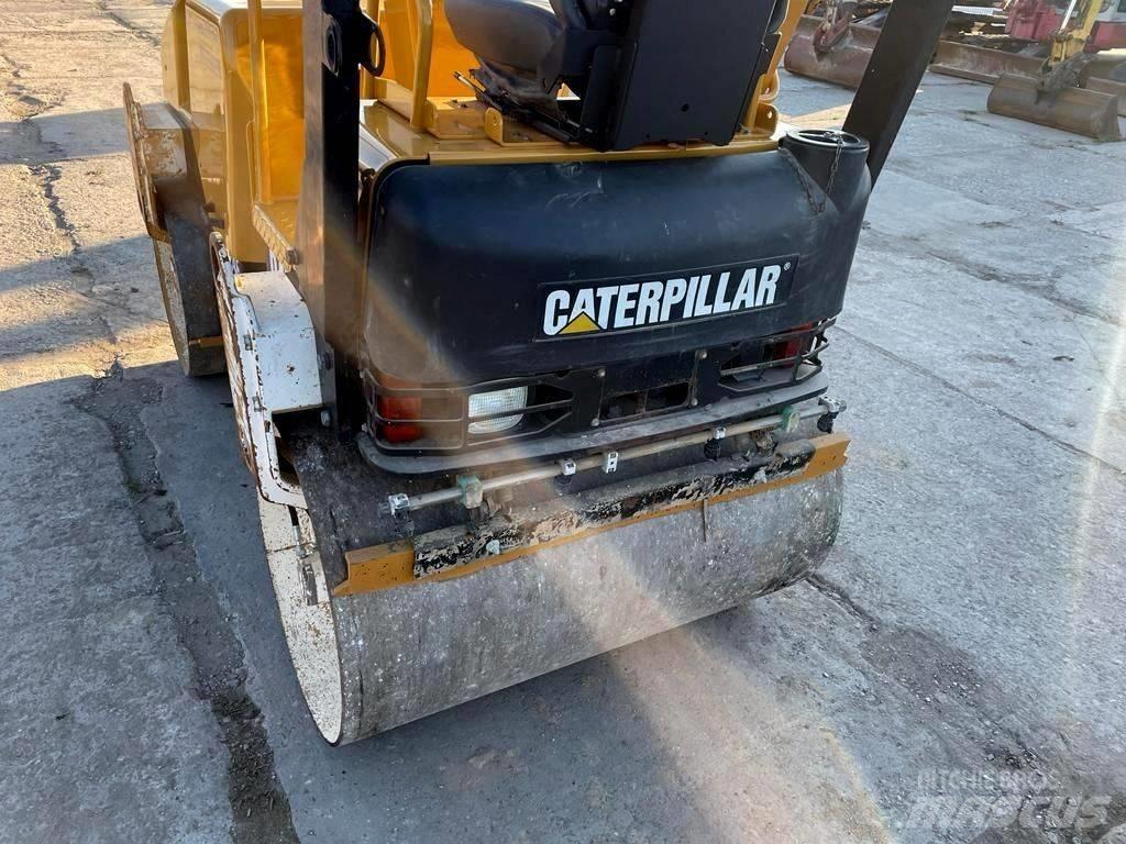 CAT CB 224 E 트윈 드럼 롤러