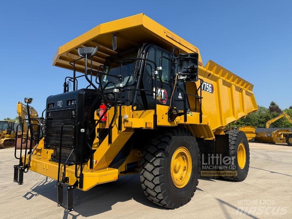 CAT 775 G 초대형 덤프 트럭