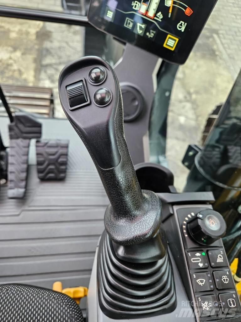 CAT 320 대형 굴삭기 29톤 이상