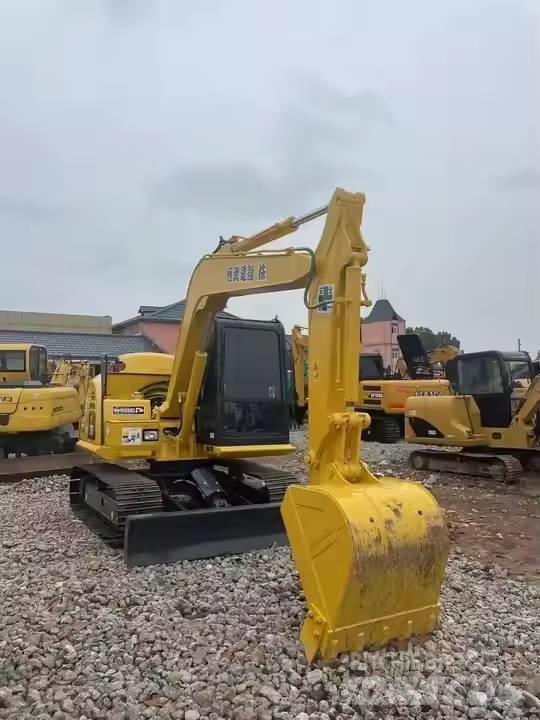 Komatsu PC70-8 중형굴삭기 7톤-28톤