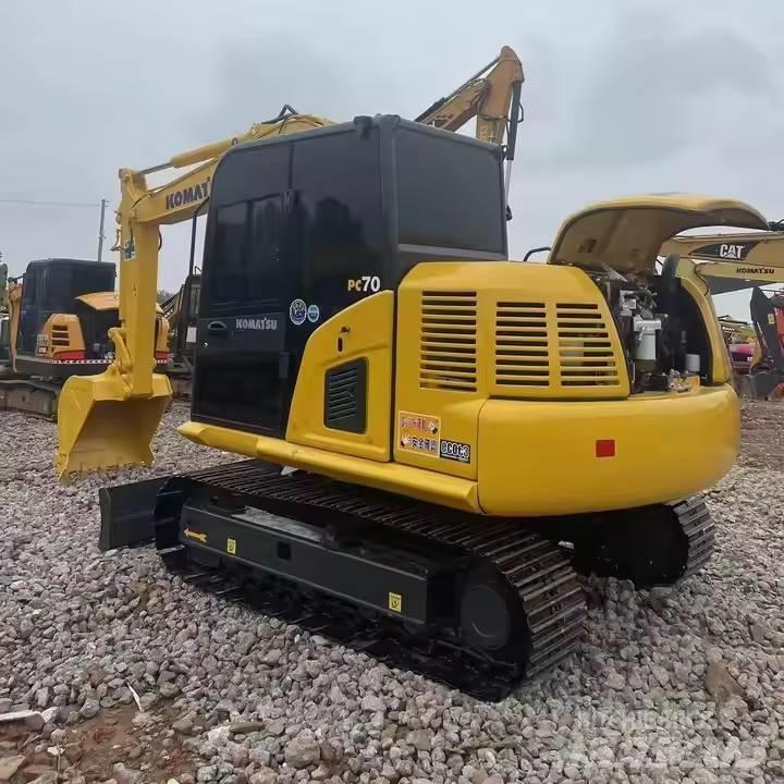 Komatsu PC70-8 중형굴삭기 7톤-28톤