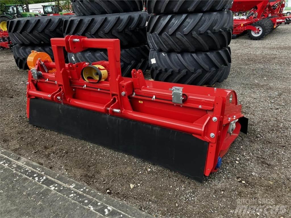 Dücker UM-27 목장 제초기 및 토퍼