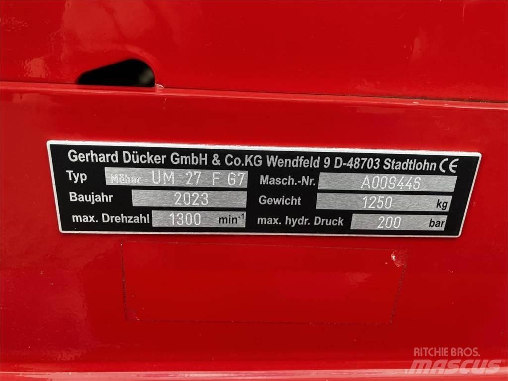 Dücker UM-27 목장 제초기 및 토퍼